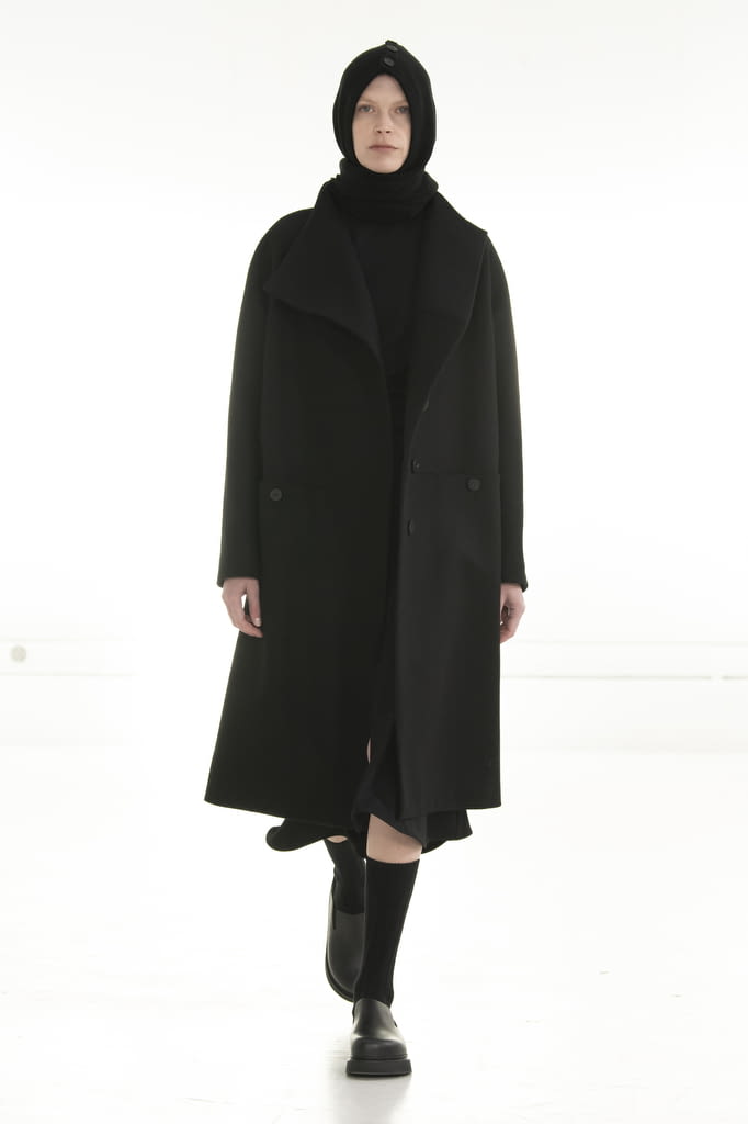 Fashion Week Paris Fall/Winter 2022 look 12 de la collection Dawei womenswear