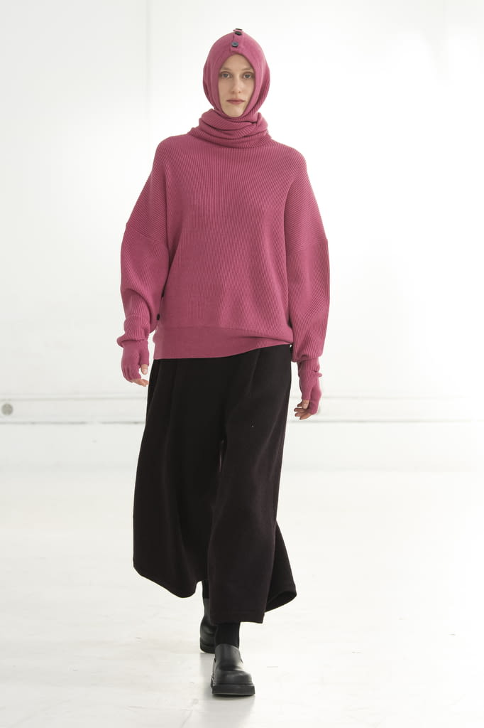 Fashion Week Paris Fall/Winter 2022 look 26 from the Dawei collection womenswear