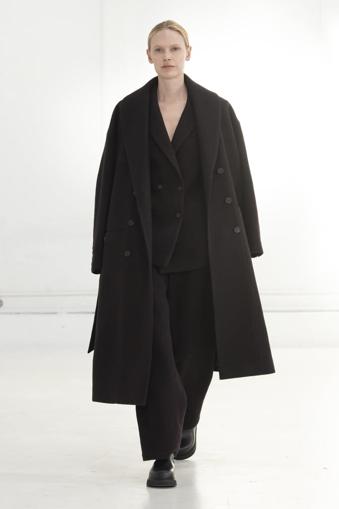 Fashion Week Paris Fall/Winter 2022 look 28 from the Dawei collection 女装
