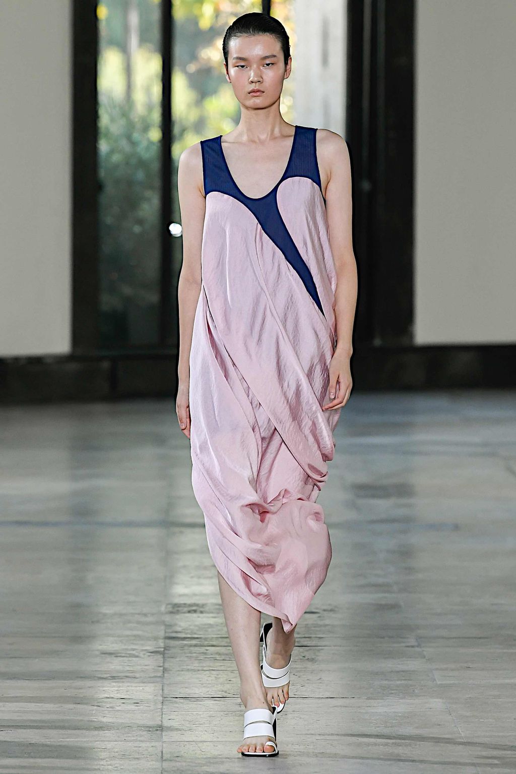 Fashion Week Paris Spring/Summer 2020 look 12 from the Dawei collection 女装