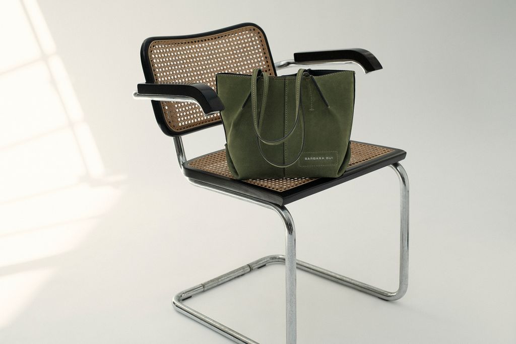 Fashion Week Paris Fall/Winter 2023 look 18 from the Barbara Bui collection womenswear accessories