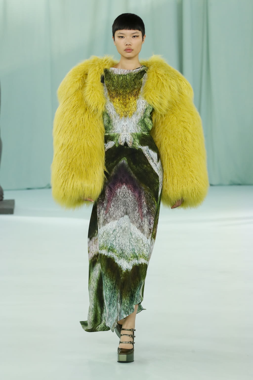 Fashion Week Milan Fall/Winter 2022 look 16 from the Del Core collection womenswear