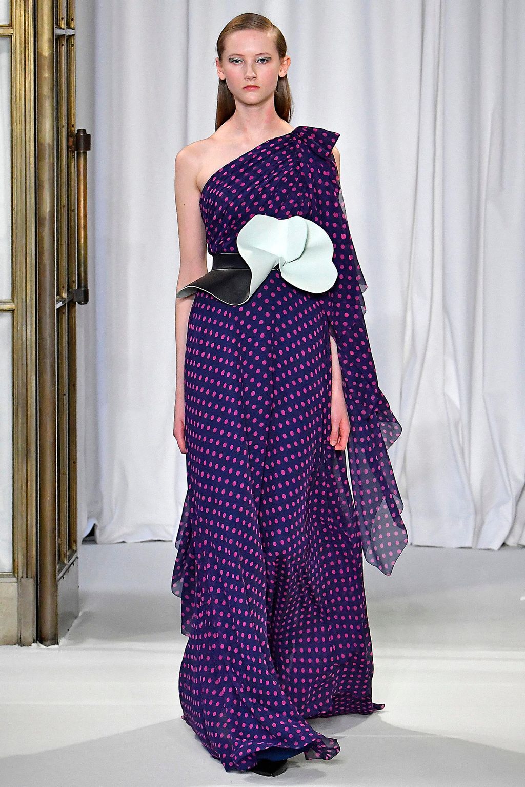 Fashion Week London Fall/Winter 2018 look 31 from the Delpozo collection 女装