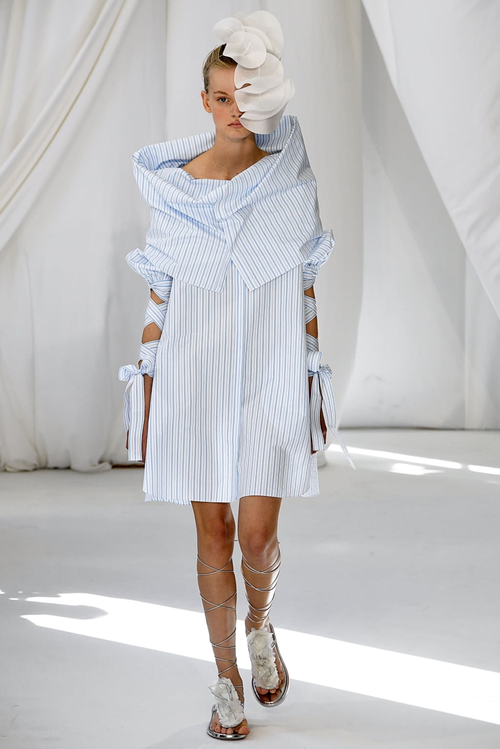 Fashion Week London Spring/Summer 2019 look 13 from the Delpozo collection 女装