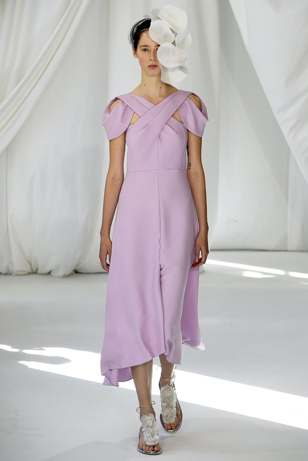 Fashion Week London Spring/Summer 2019 look 17 from the Delpozo collection womenswear