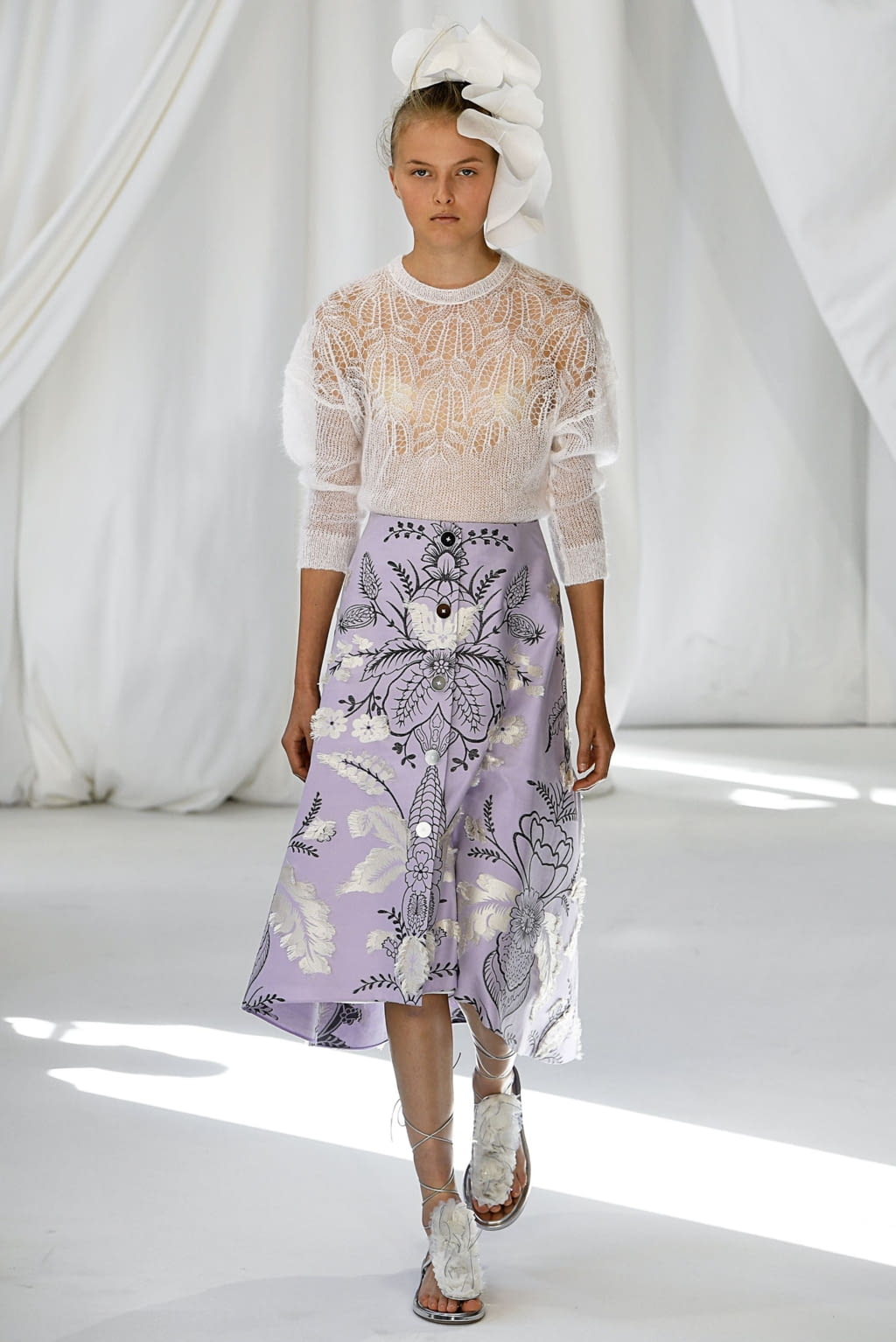Fashion Week London Spring/Summer 2019 look 23 from the Delpozo collection 女装