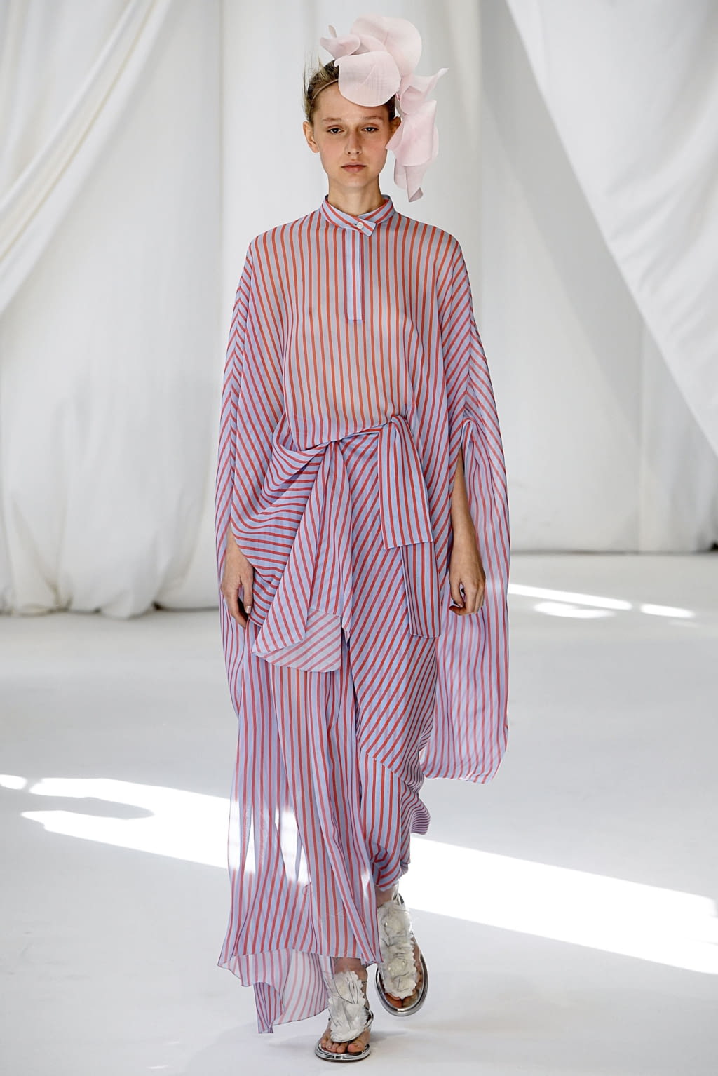 Fashion Week London Spring/Summer 2019 look 29 from the Delpozo collection 女装