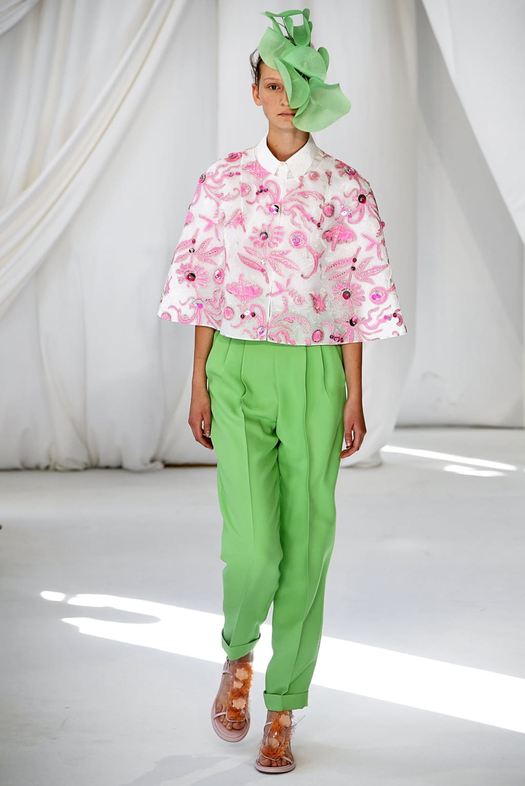 Fashion Week London Spring/Summer 2019 look 33 from the Delpozo collection 女装