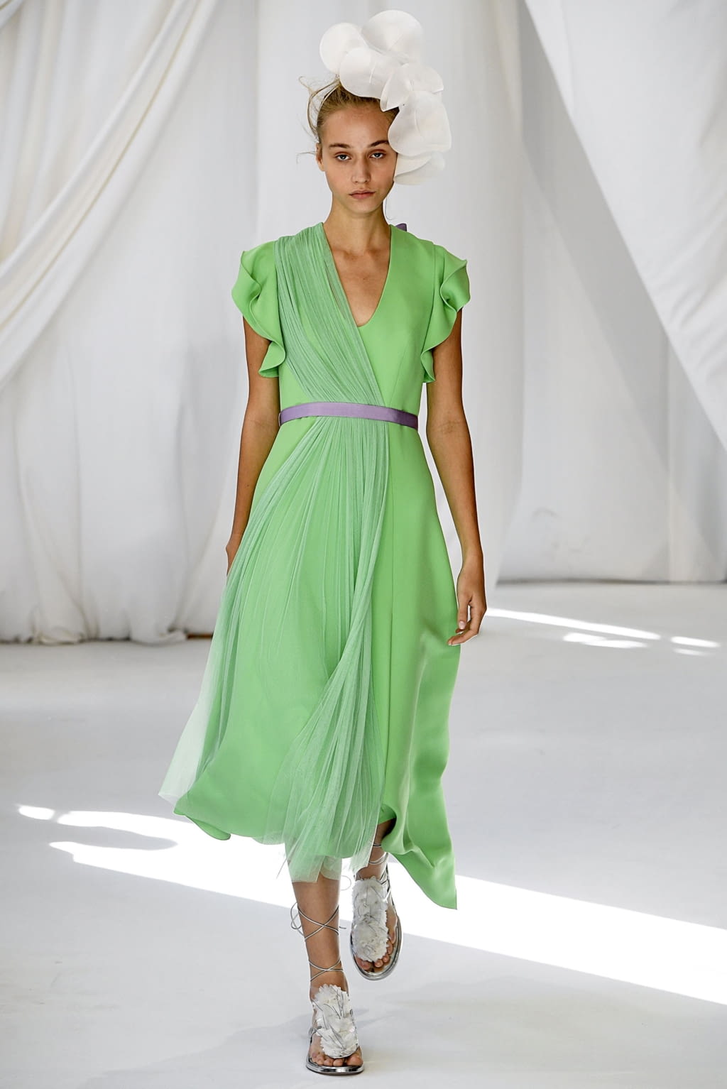 Fashion Week London Spring/Summer 2019 look 34 from the Delpozo collection 女装