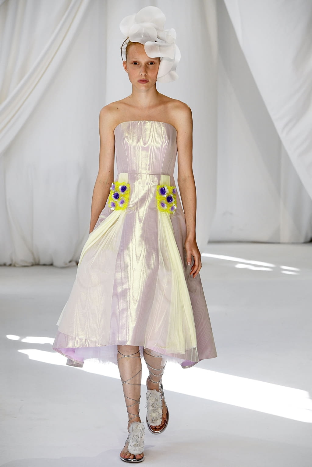 Fashion Week London Spring/Summer 2019 look 36 from the Delpozo collection womenswear