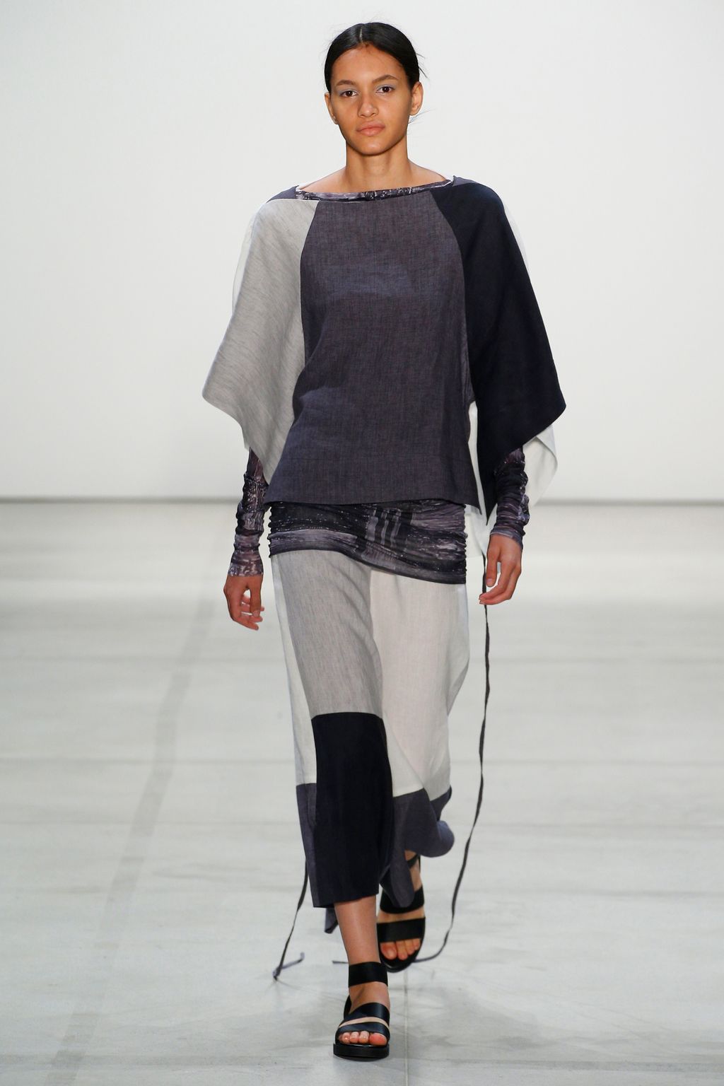Fashion Week New York Spring/Summer 2017 look 15 from the Demoo Parkchoonmoo collection womenswear