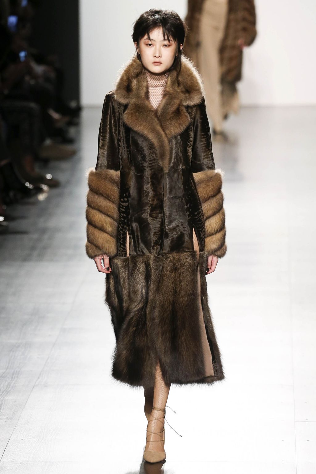 Fashion Week New York Fall/Winter 2017 look 15 from the Dennis Basso collection womenswear