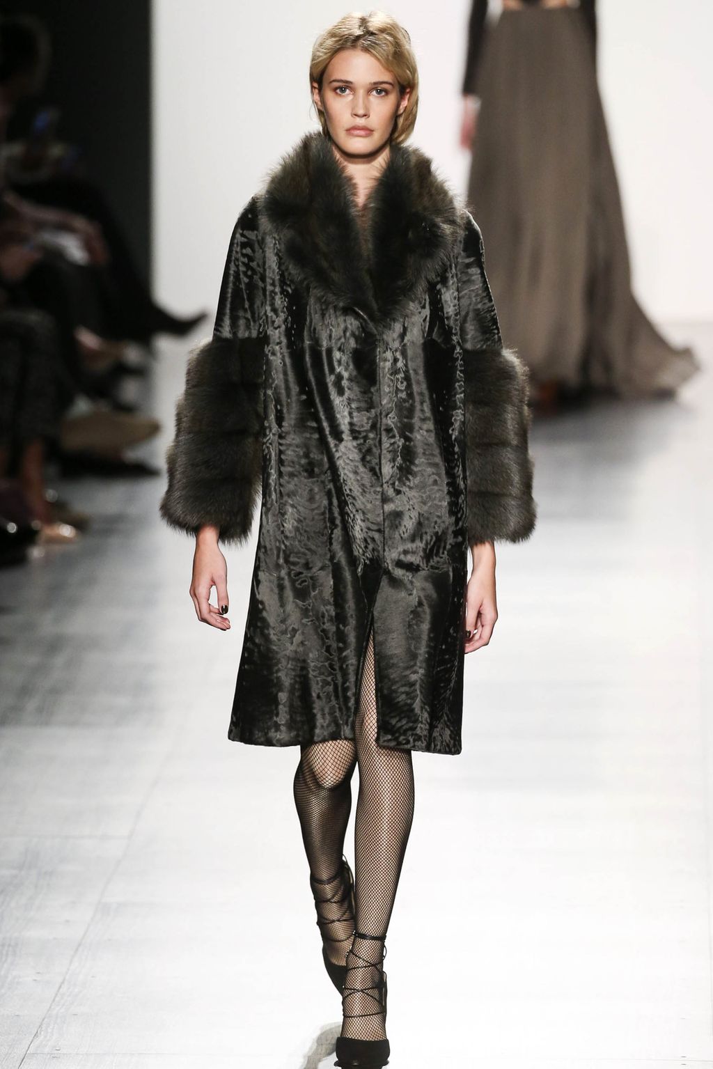 Fashion Week New York Fall/Winter 2017 look 58 de la collection Dennis Basso womenswear