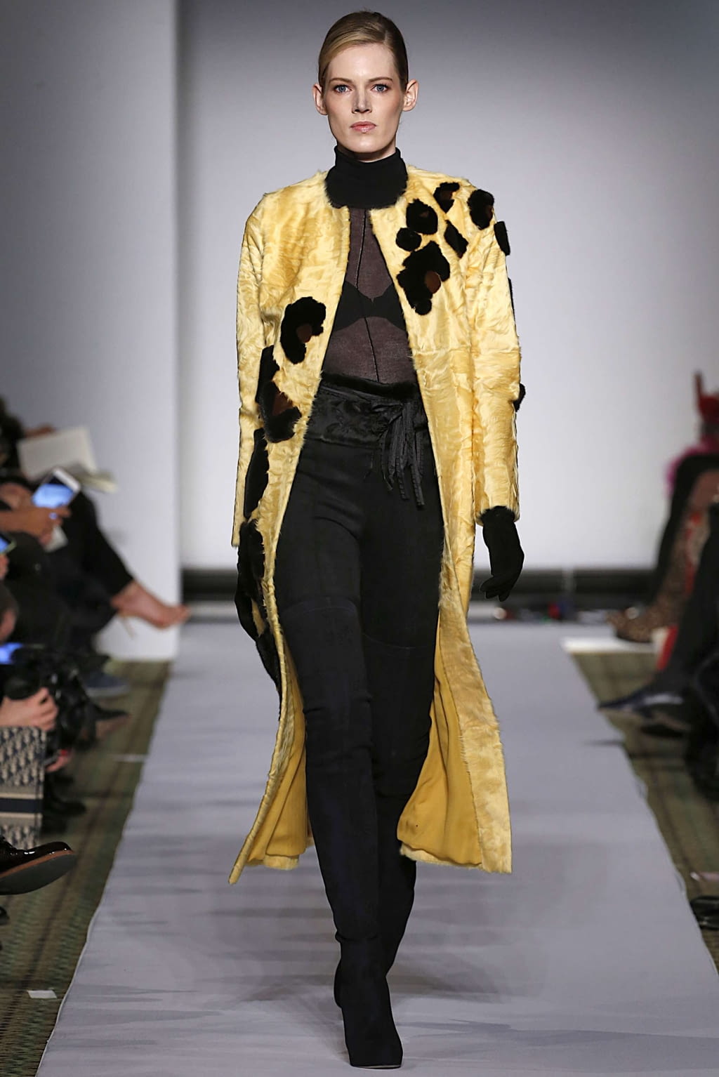 Fashion Week New York Fall/Winter 2019 look 4 from the Dennis Basso collection womenswear