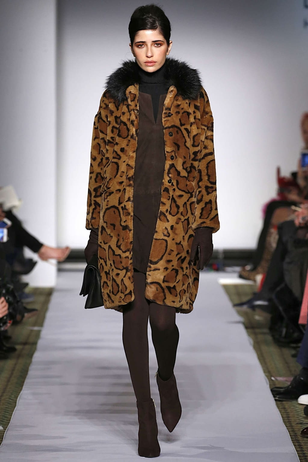 Fashion Week New York Fall/Winter 2019 look 6 from the Dennis Basso collection 女装