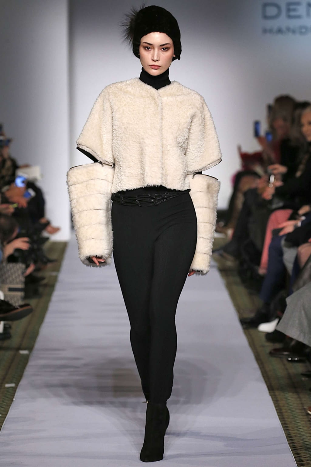 Fashion Week New York Fall/Winter 2019 look 15 from the Dennis Basso collection womenswear