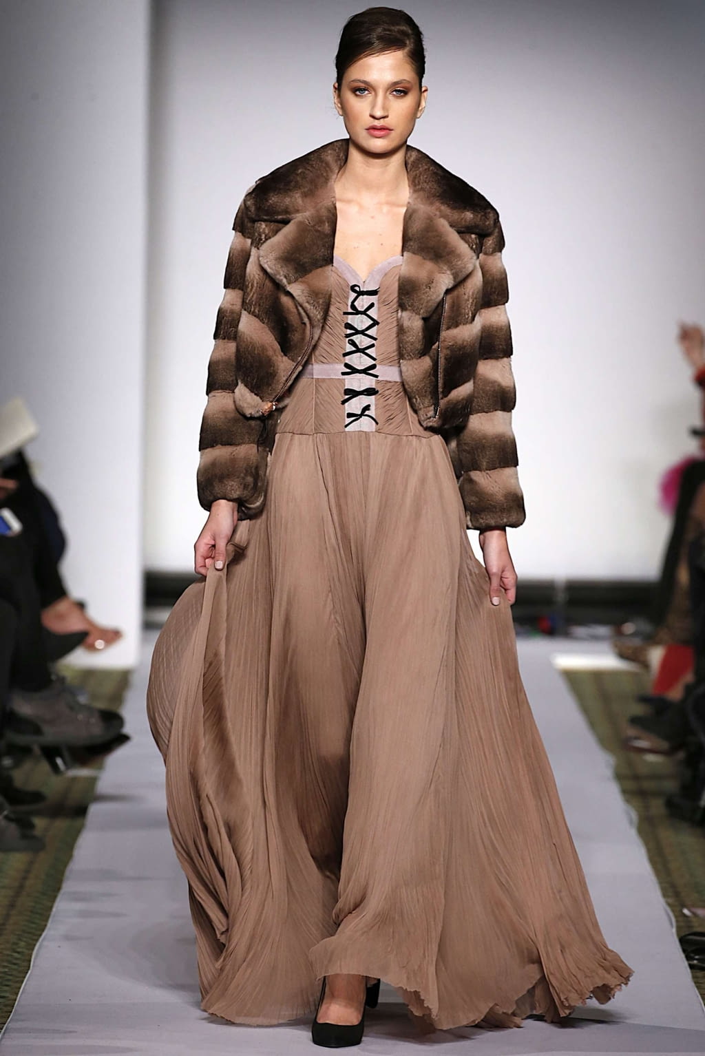 Fashion Week New York Fall/Winter 2019 look 45 from the Dennis Basso collection womenswear