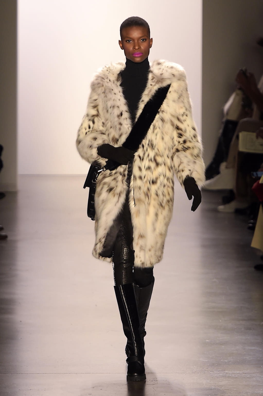 Fashion Week New York Fall/Winter 2020 look 3 from the Dennis Basso collection womenswear
