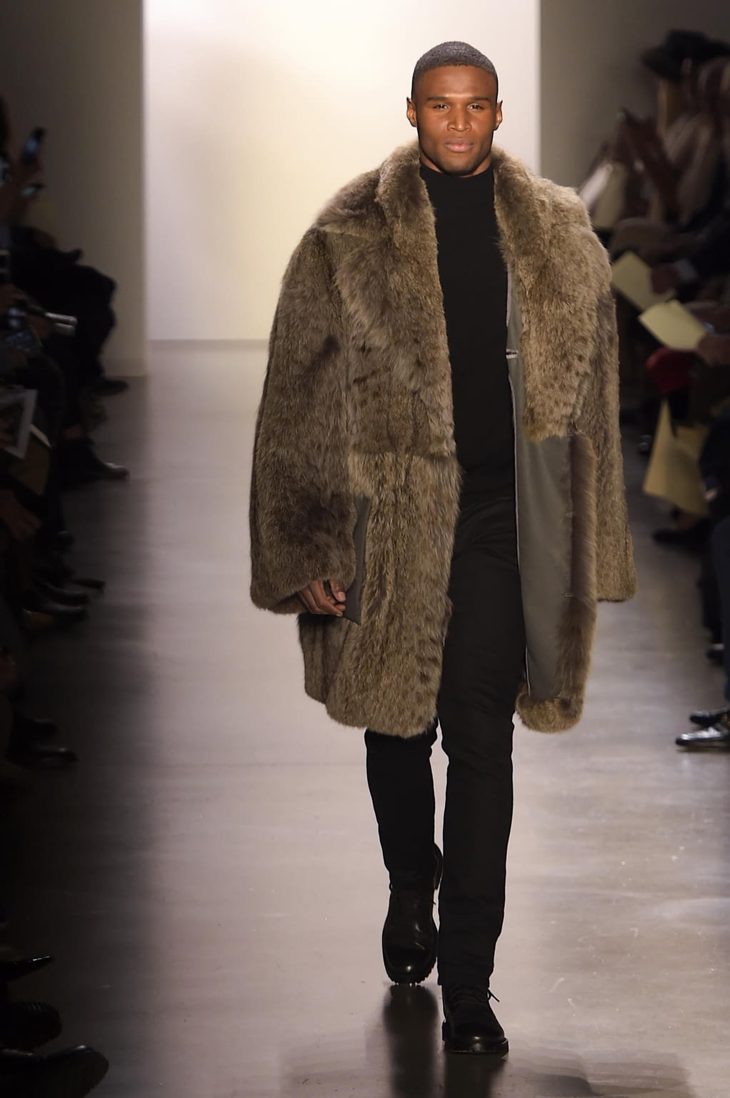 Fashion Week New York Fall/Winter 2020 look 4 from the Dennis Basso collection womenswear