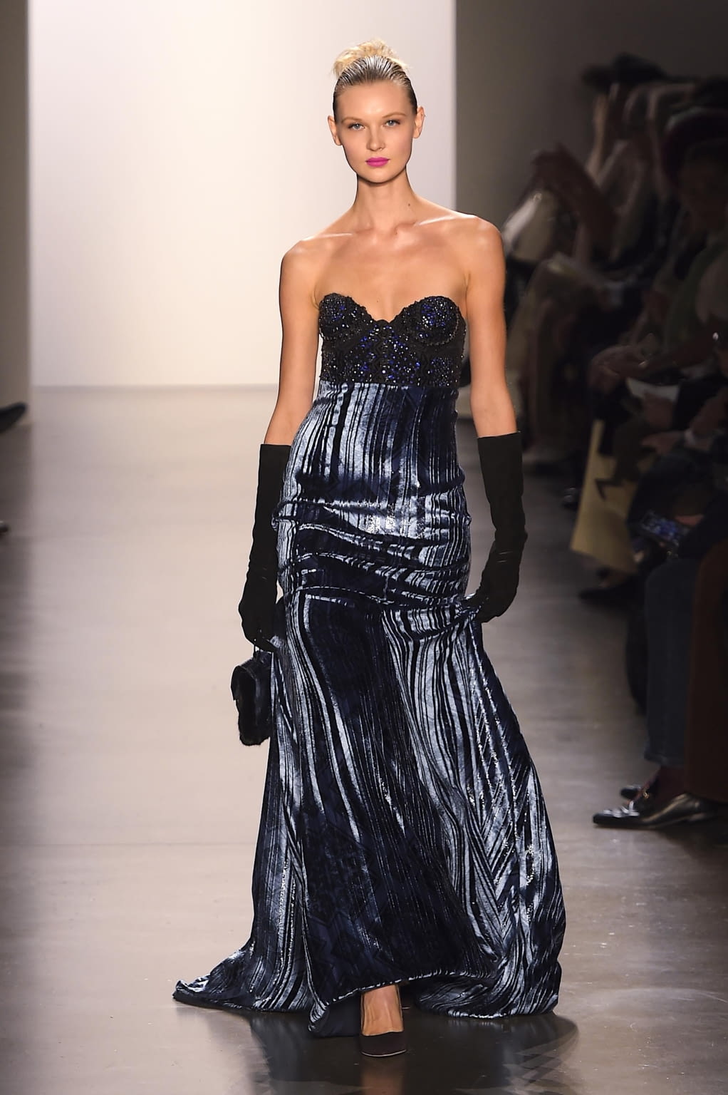 Fashion Week New York Fall/Winter 2020 look 15 from the Dennis Basso collection 女装