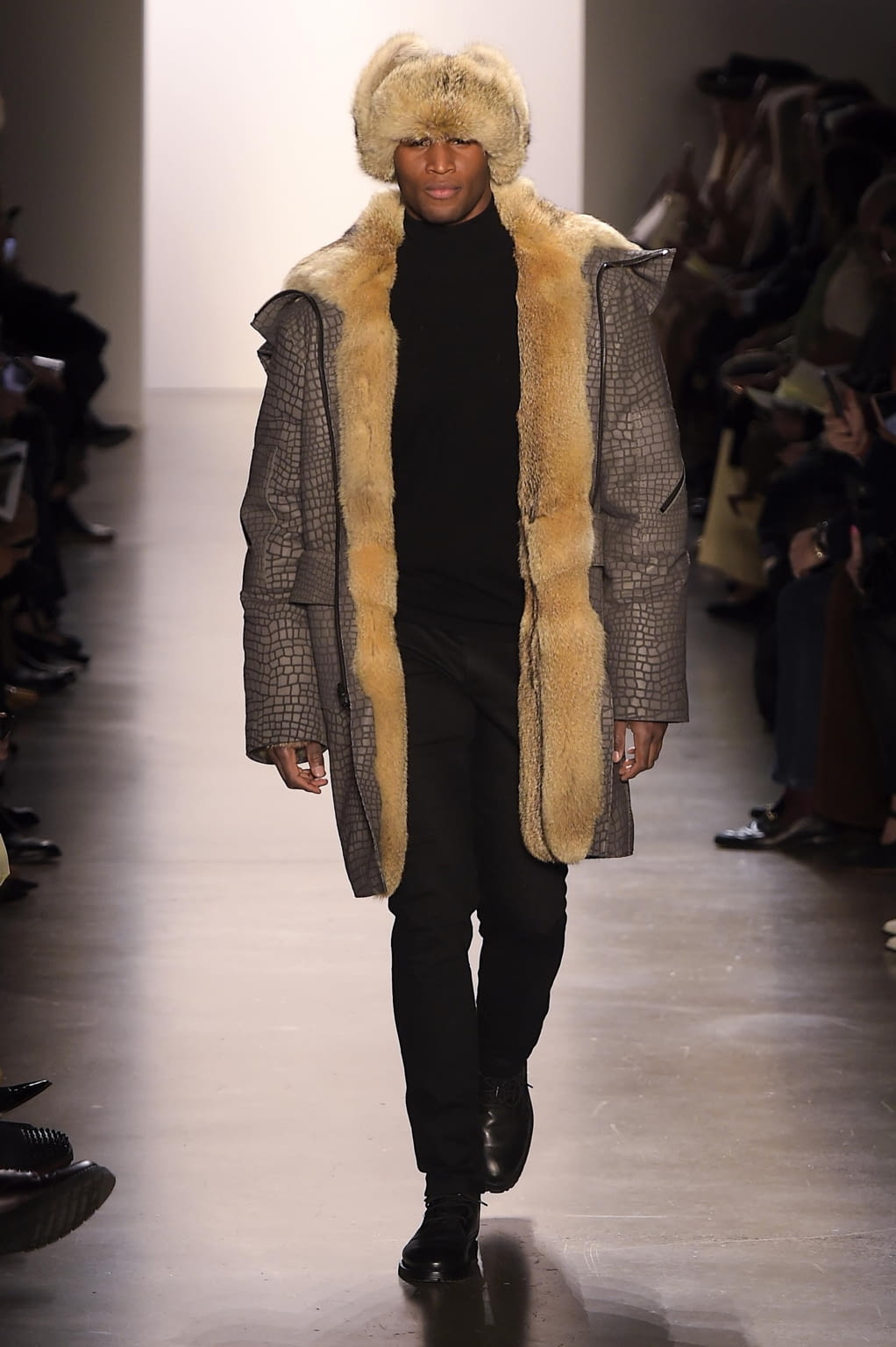 Fashion Week New York Fall/Winter 2020 look 18 de la collection Dennis Basso womenswear