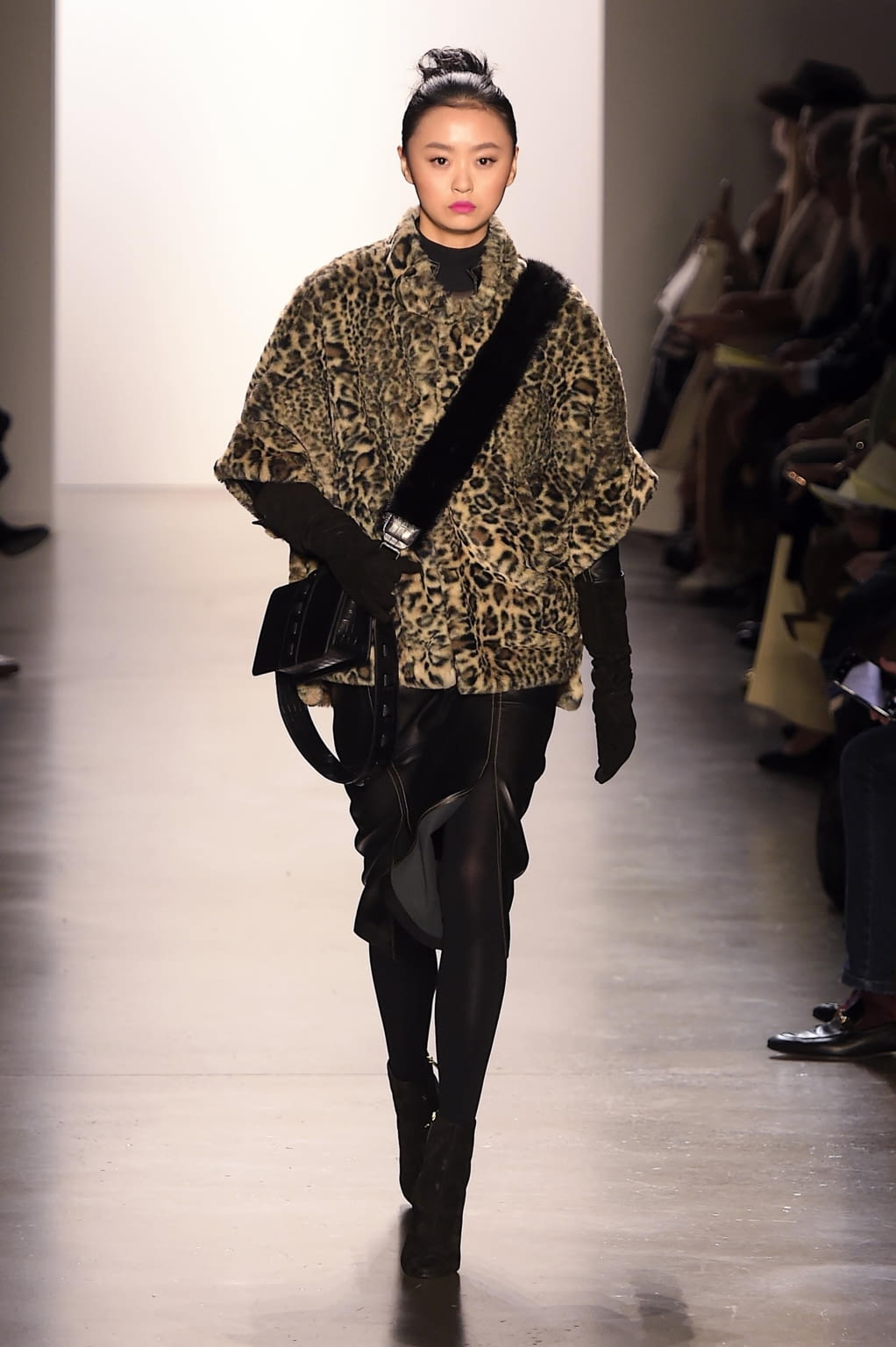 Fashion Week New York Fall/Winter 2020 look 19 from the Dennis Basso collection 女装