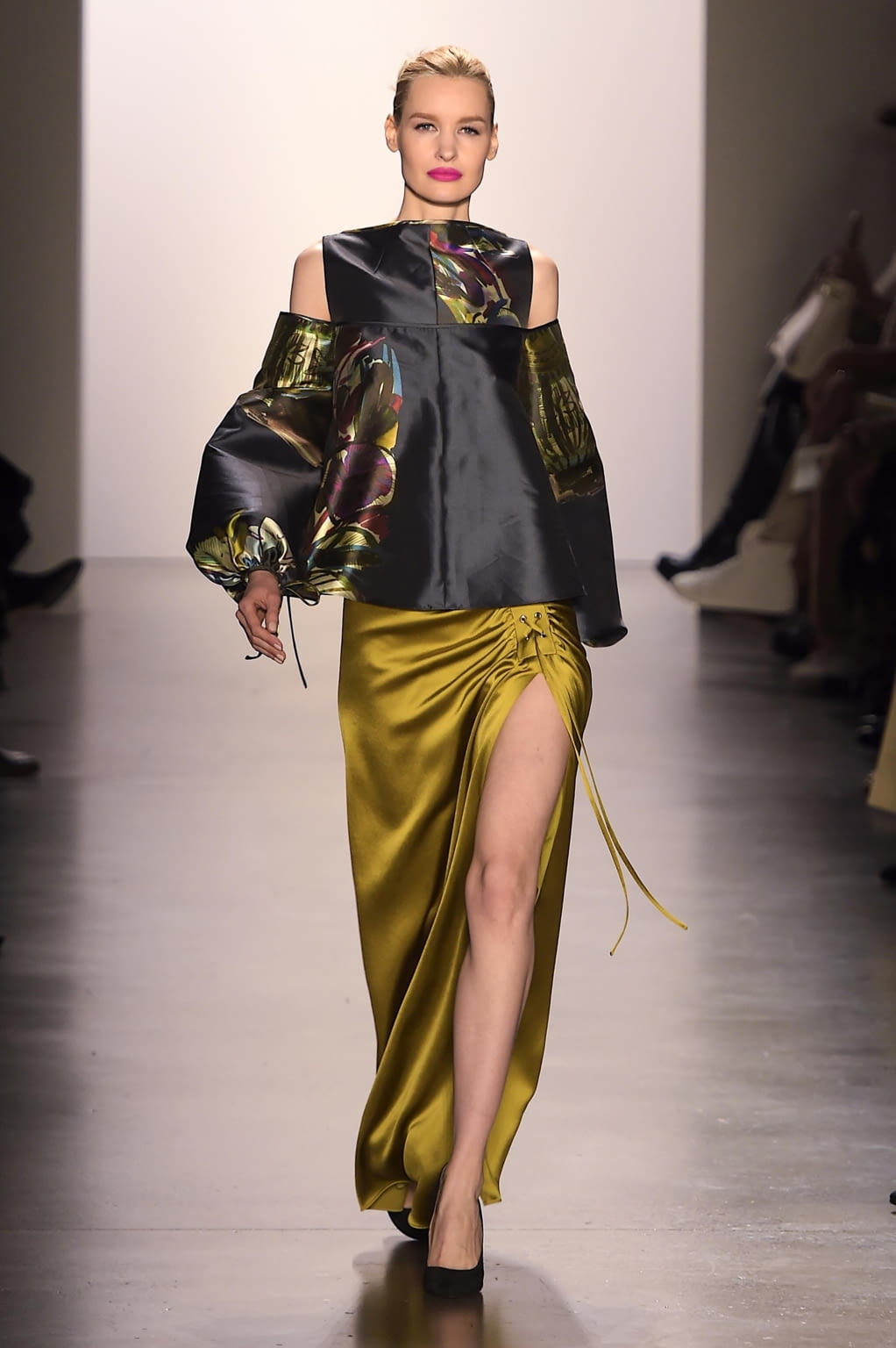 Fashion Week New York Fall/Winter 2020 look 24 from the Dennis Basso collection womenswear