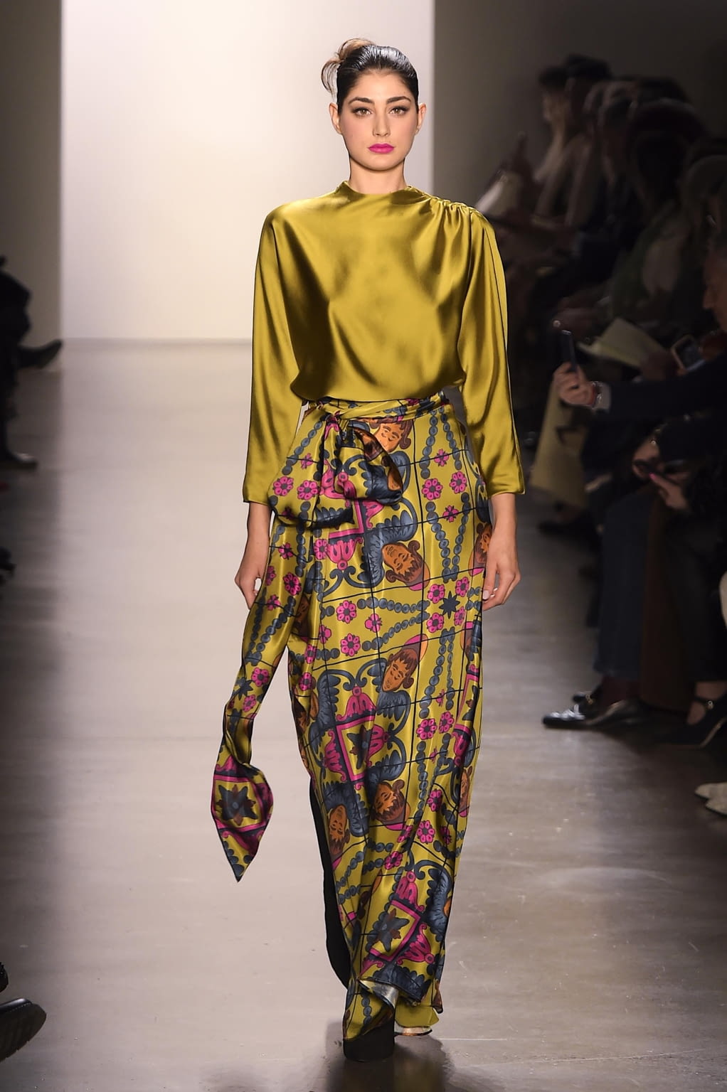 Fashion Week New York Fall/Winter 2020 look 25 from the Dennis Basso collection womenswear