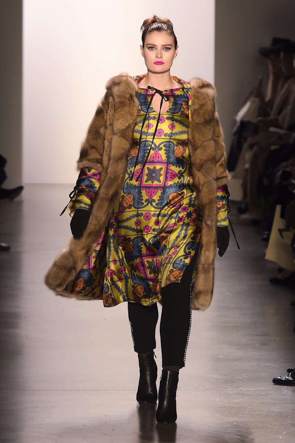 Fashion Week New York Fall/Winter 2020 look 27 from the Dennis Basso collection womenswear