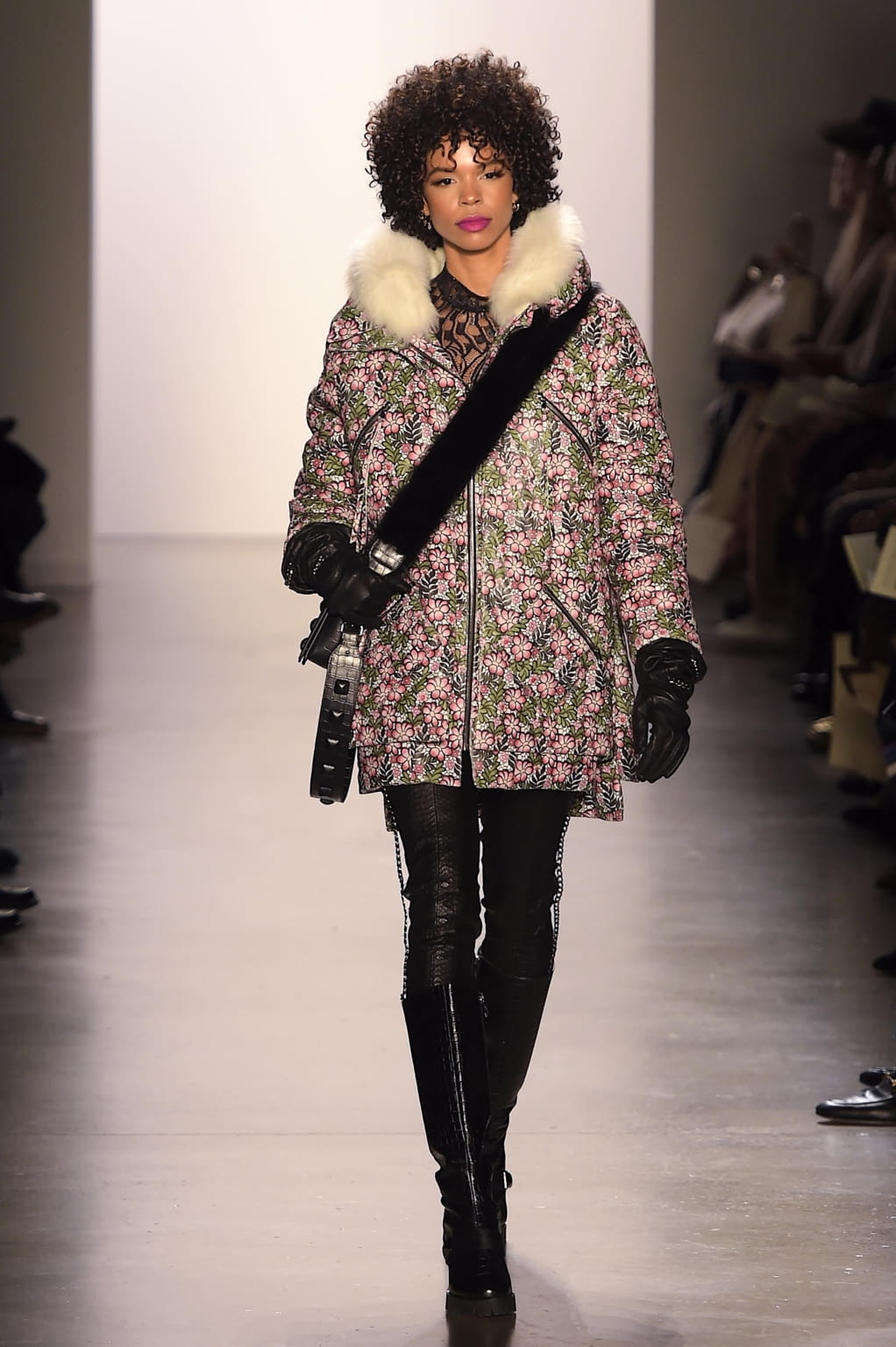 Fashion Week New York Fall/Winter 2020 look 46 from the Dennis Basso collection 女装