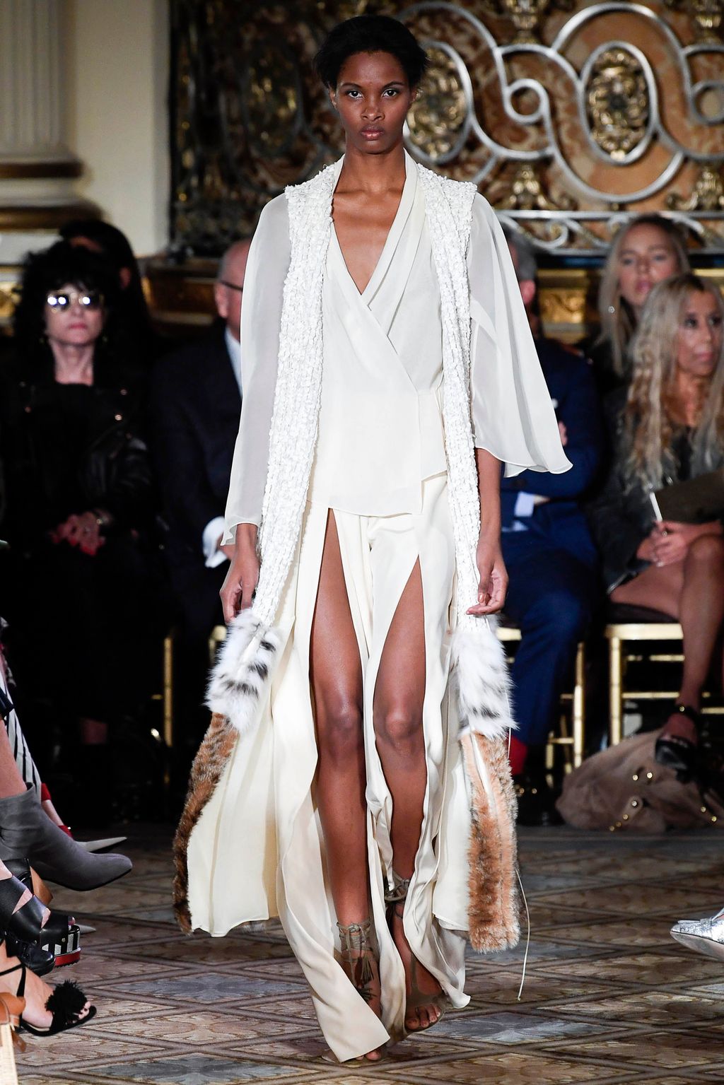 Fashion Week New York Spring/Summer 2018 look 21 from the Dennis Basso collection womenswear