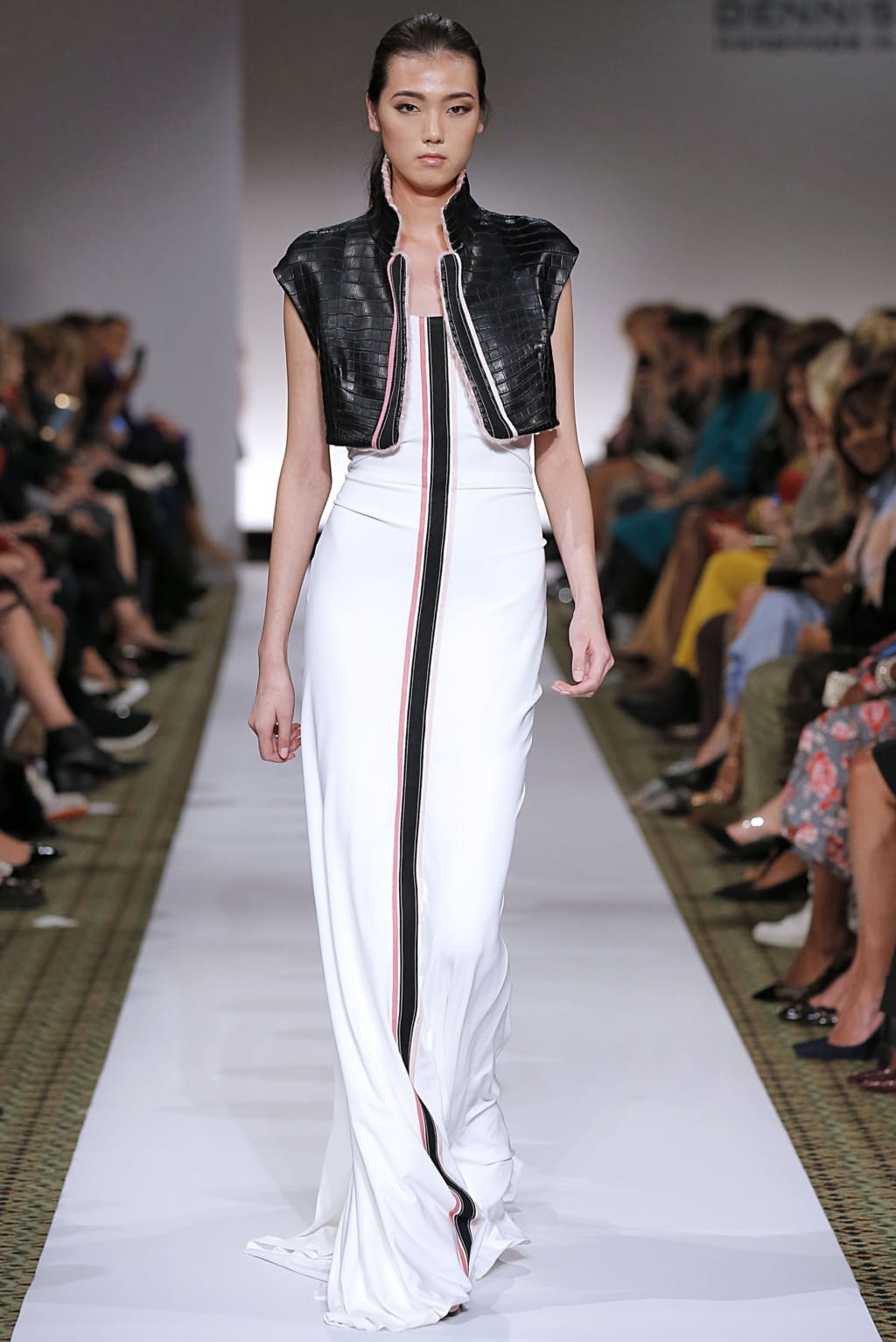 Fashion Week New York Spring/Summer 2019 look 4 de la collection Dennis Basso womenswear