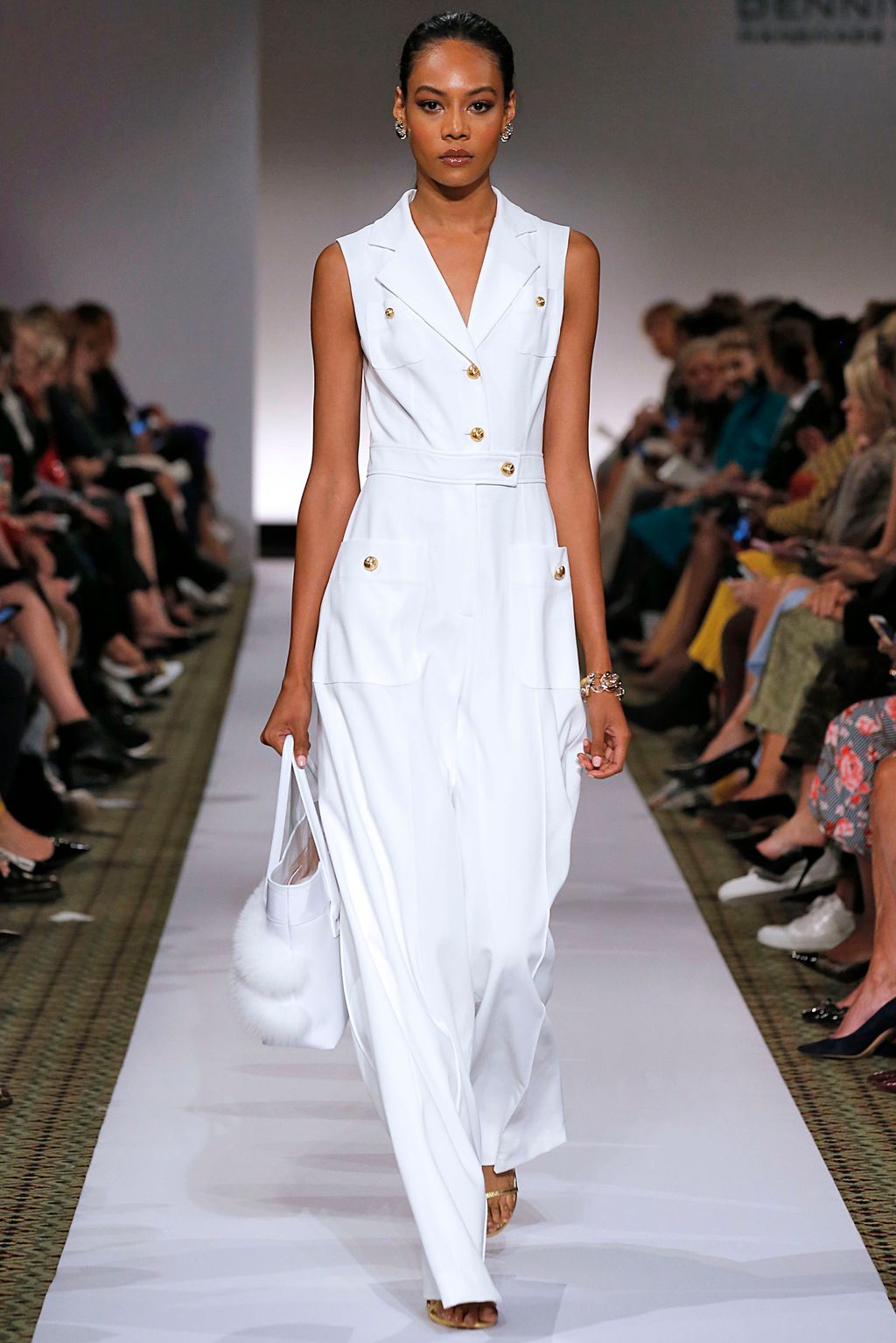Fashion Week New York Spring/Summer 2019 look 19 from the Dennis Basso collection 女装