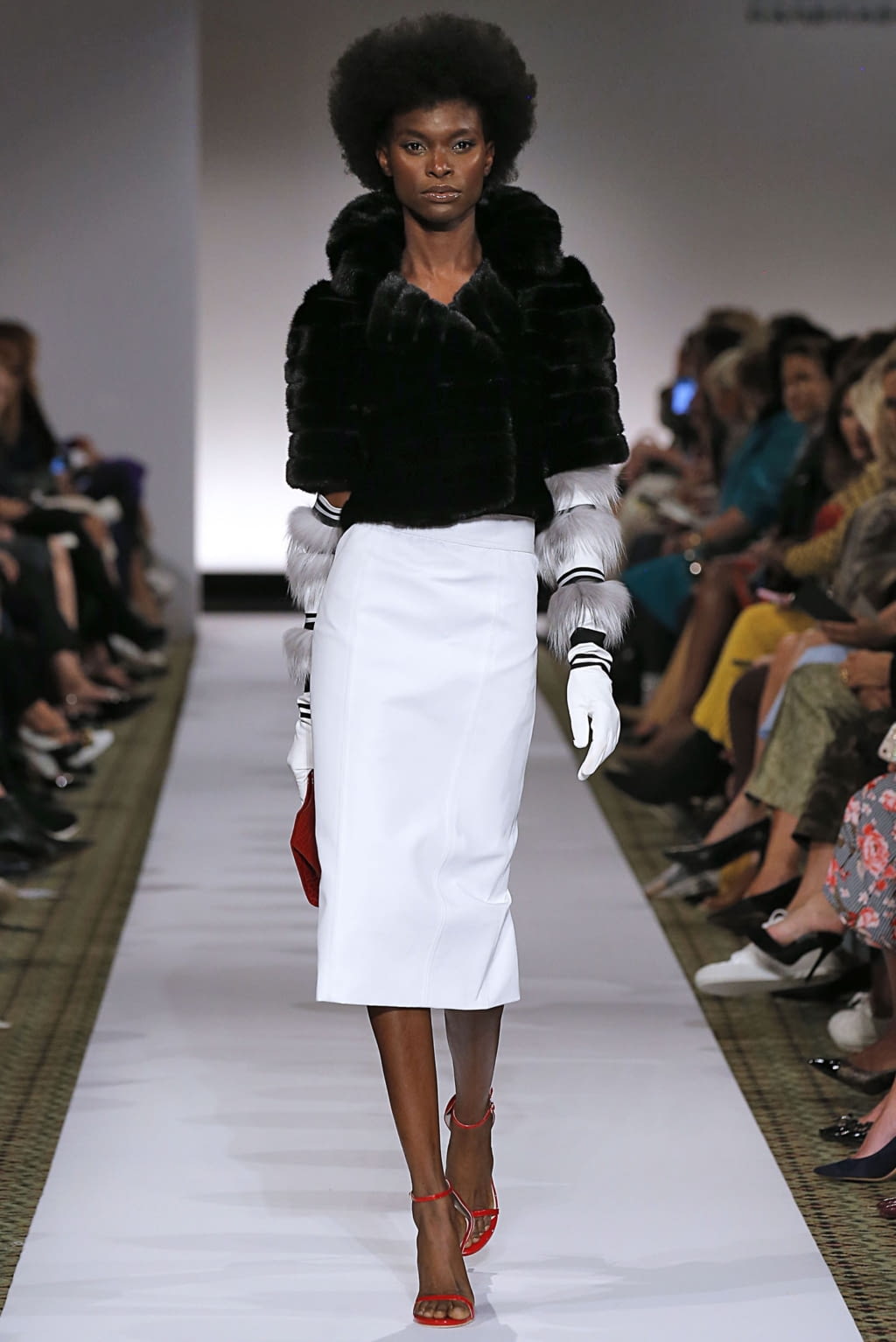 Fashion Week New York Spring/Summer 2019 look 21 from the Dennis Basso collection womenswear