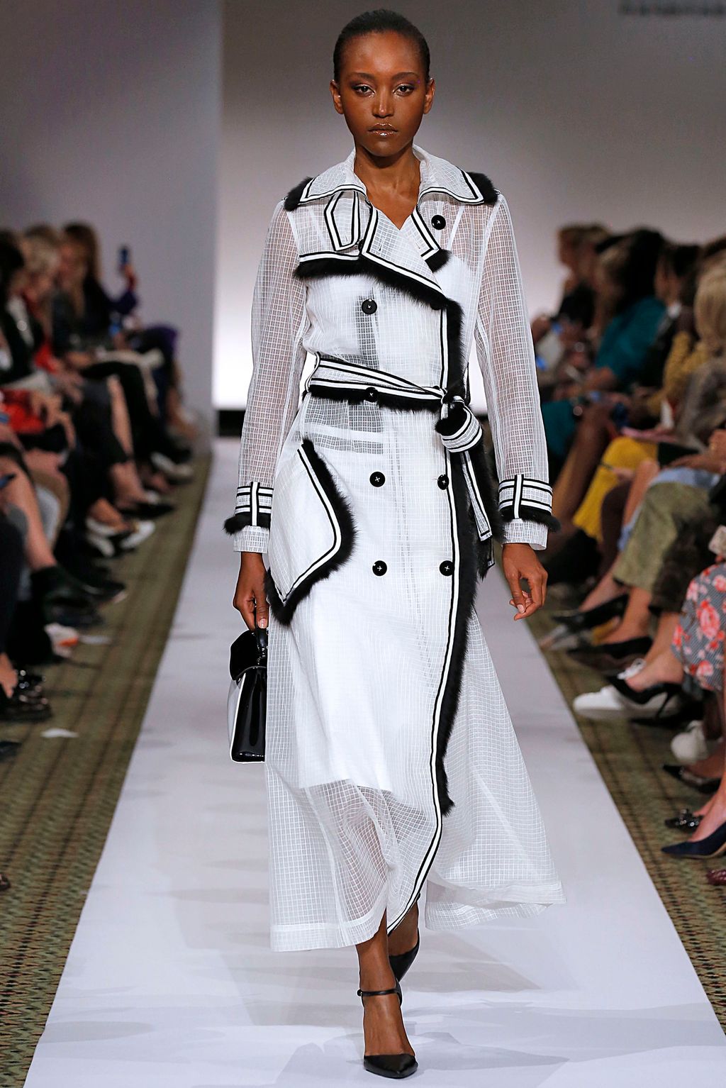 Fashion Week New York Spring/Summer 2019 look 22 from the Dennis Basso collection womenswear