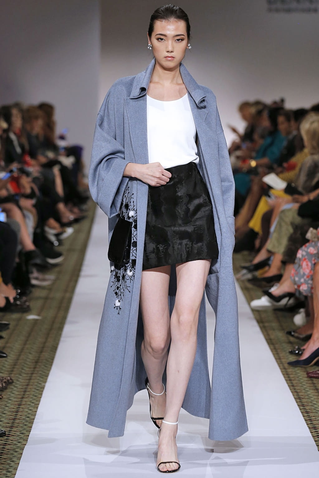 Fashion Week New York Spring/Summer 2019 look 27 de la collection Dennis Basso womenswear