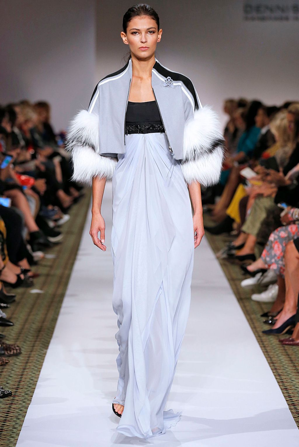 Fashion Week New York Spring/Summer 2019 look 32 de la collection Dennis Basso womenswear