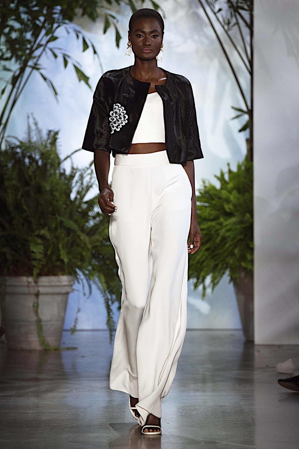 Fashion Week New York Spring/Summer 2020 look 1 de la collection Dennis Basso womenswear