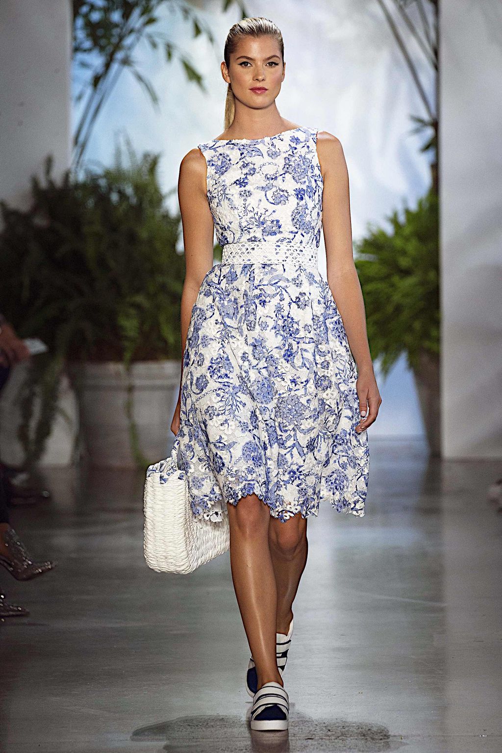 Fashion Week New York Spring/Summer 2020 look 49 de la collection Dennis Basso womenswear