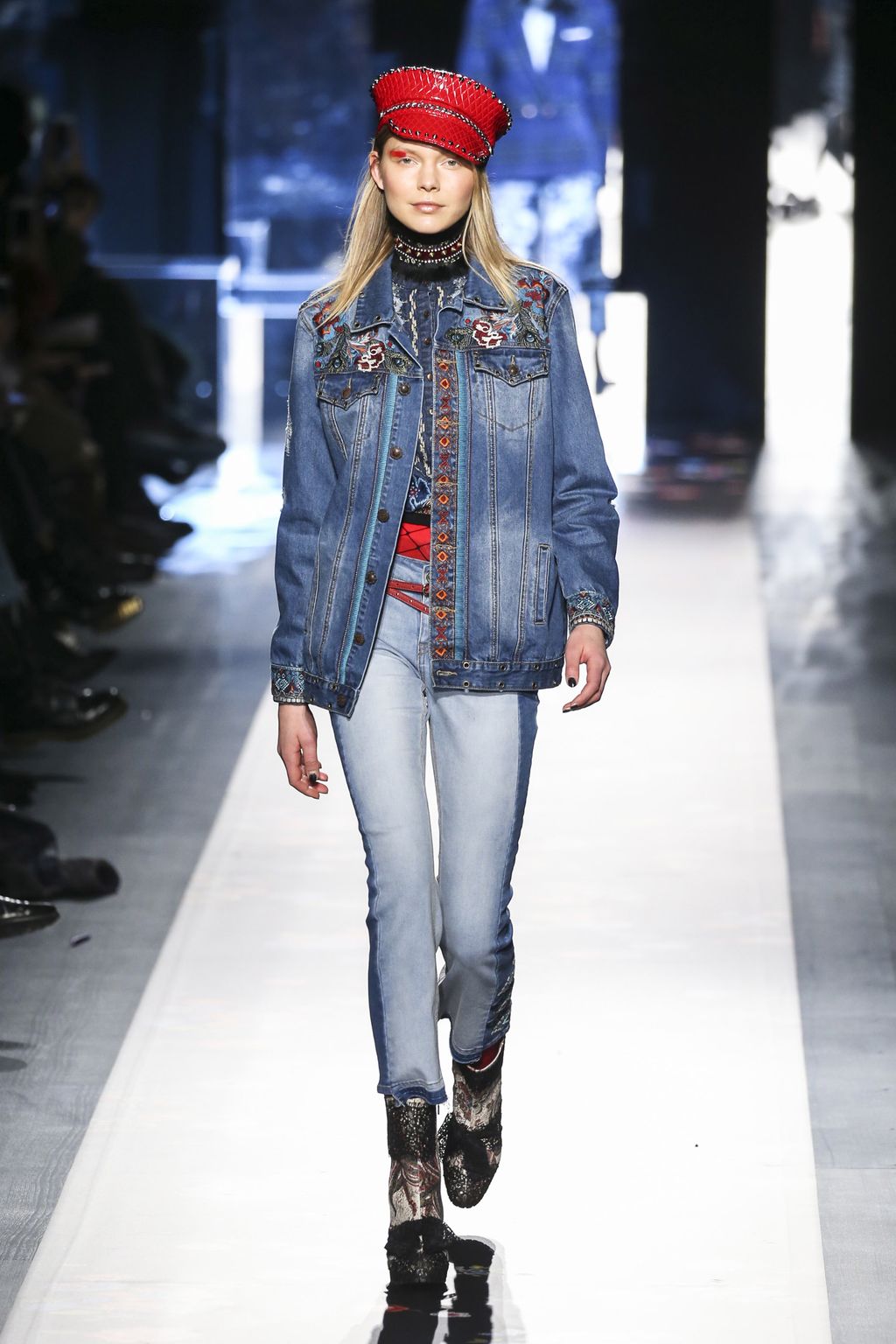 Fashion Week New York Fall/Winter 2017 look 14 from the Desigual collection womenswear