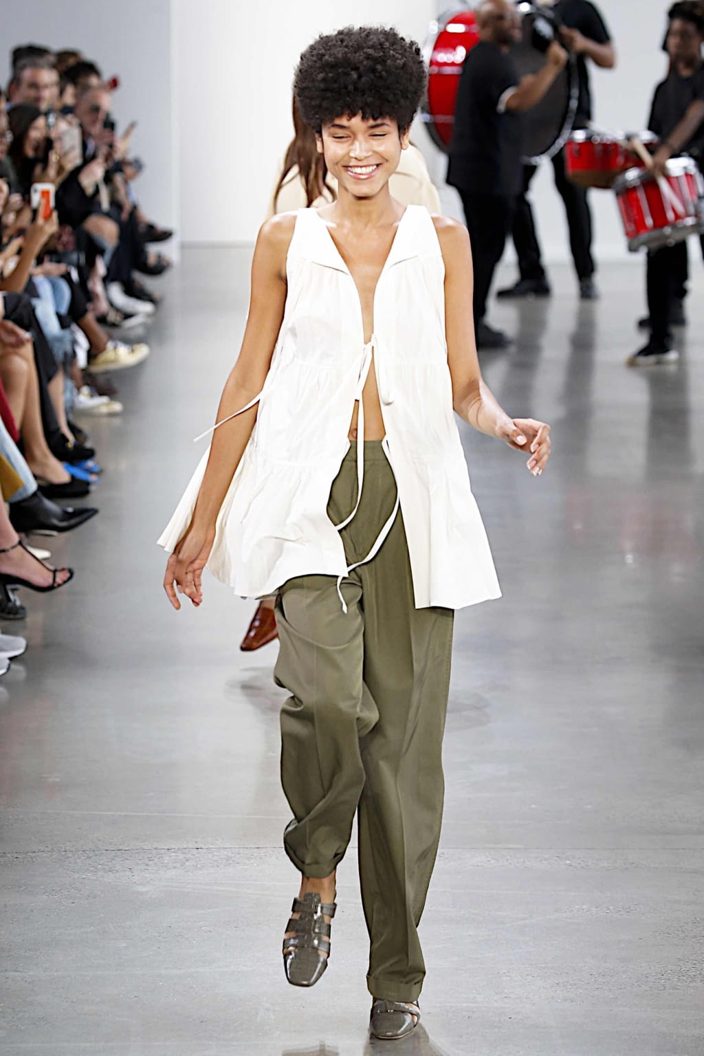 Fashion Week New York Spring/Summer 2020 look 26 from the Deveaux collection 女装