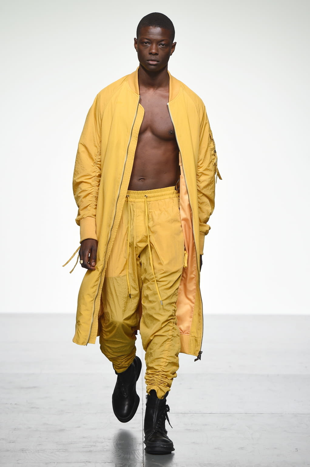 Fashion Week London Spring/Summer 2018 look 11 from the D.GNAK collection menswear