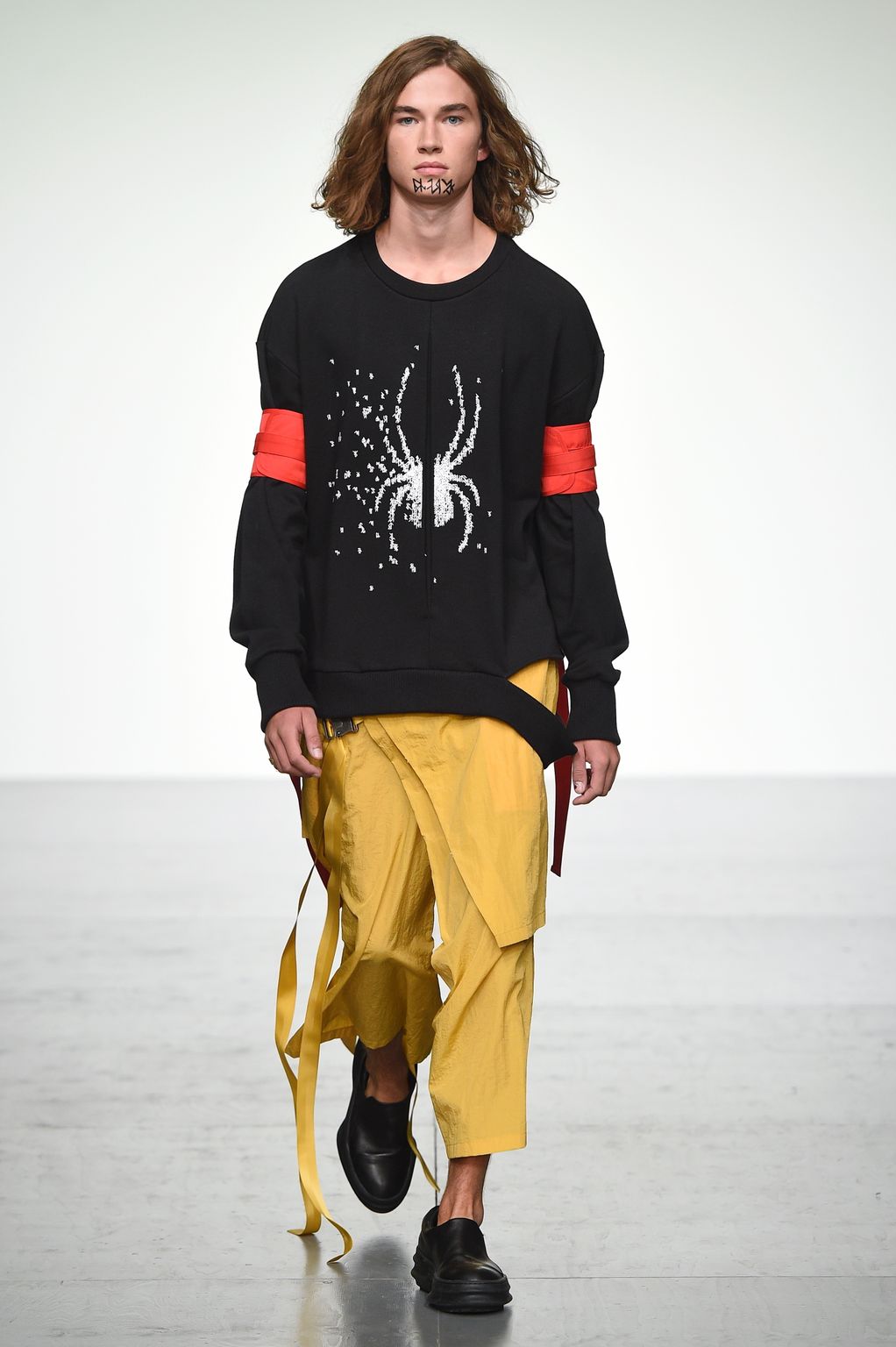 Fashion Week London Spring/Summer 2018 look 12 from the D.GNAK collection menswear