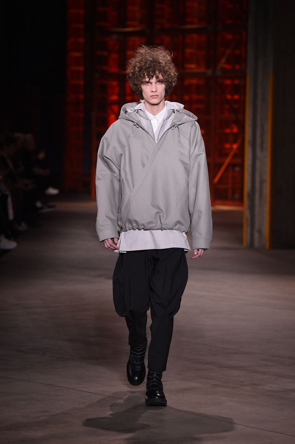 Fashion Week Milan Fall/Winter 2017 look 5 de la collection Diesel Black Gold menswear