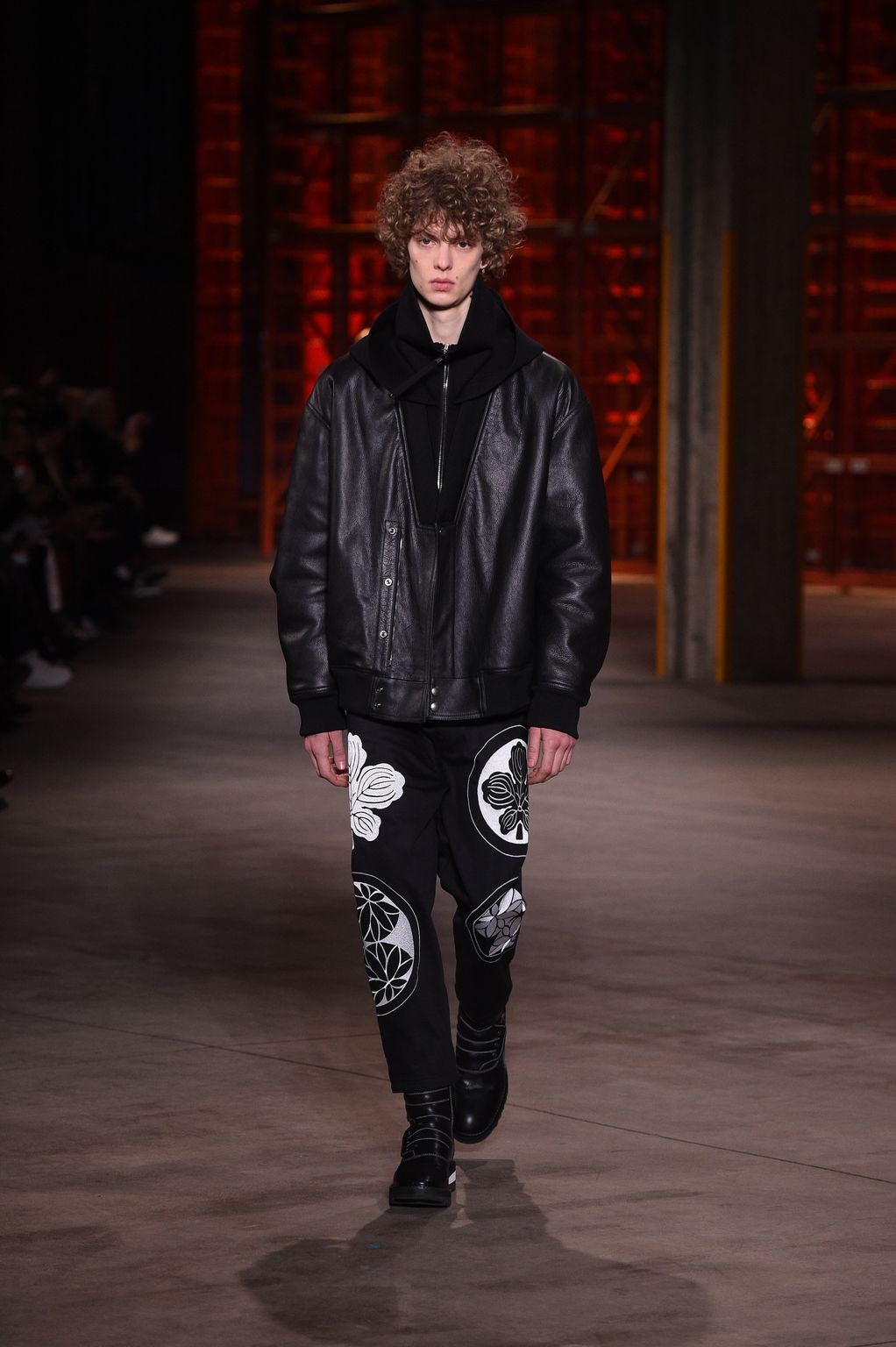 Fashion Week Milan Fall/Winter 2017 look 7 de la collection Diesel Black Gold menswear