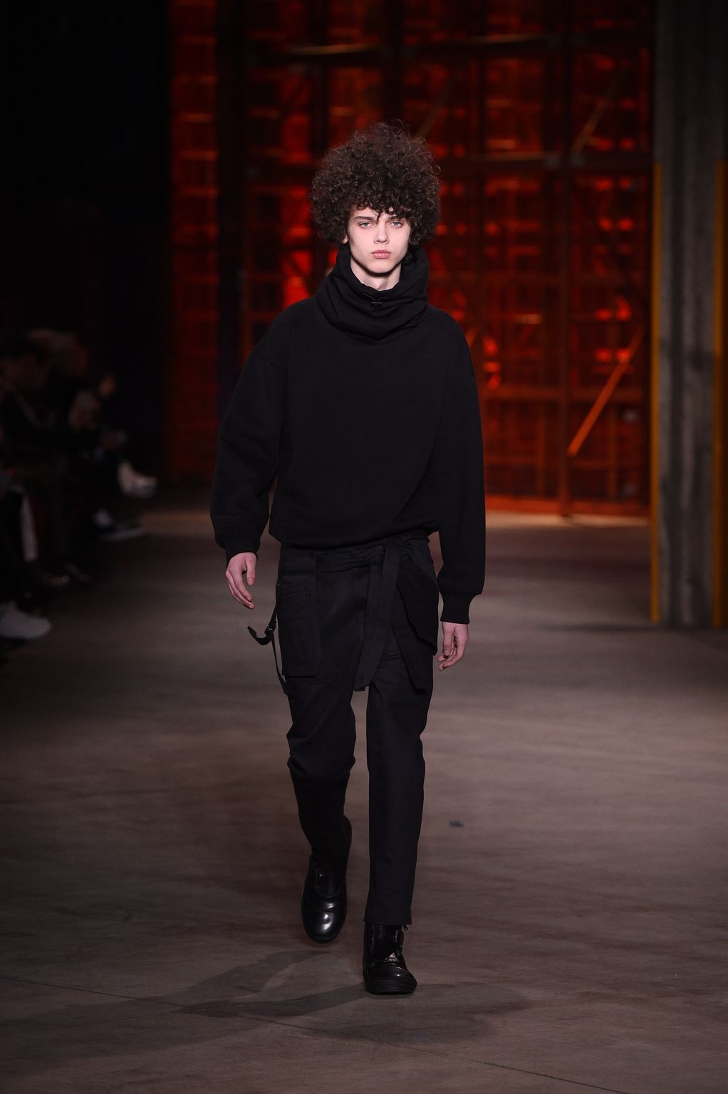 Fashion Week Milan Fall/Winter 2017 look 23 de la collection Diesel Black Gold menswear