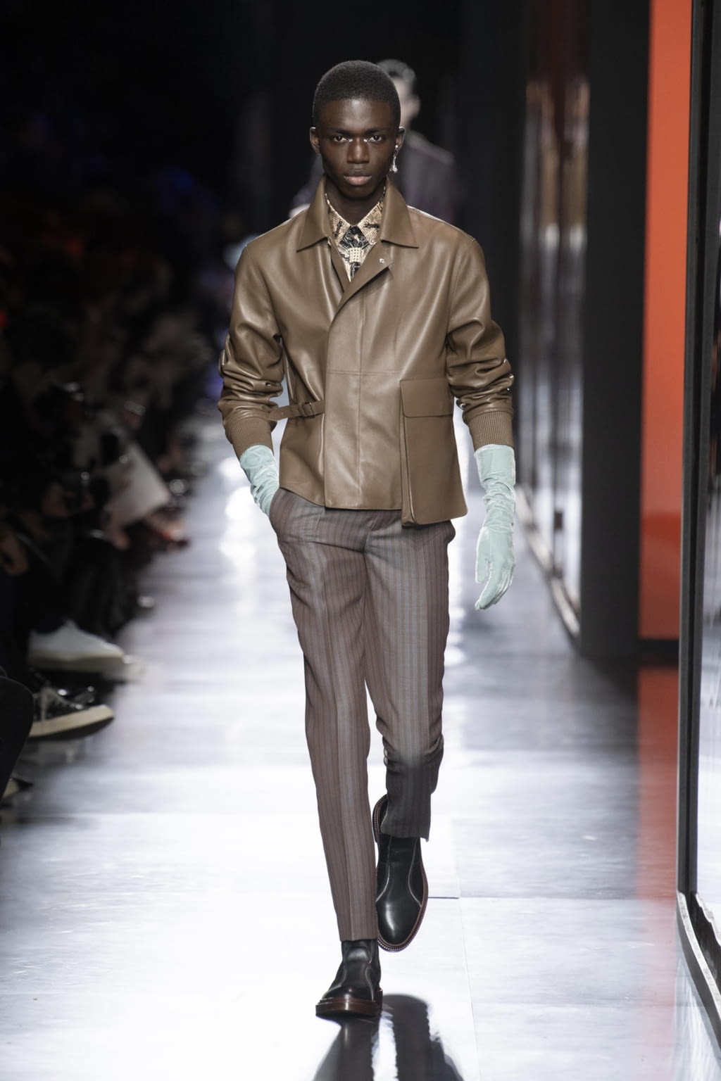 Fashion Week Paris Fall/Winter 2020 look 27 from the Dior Men collection 男装