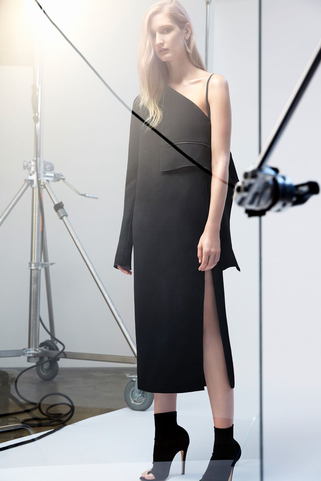 Fashion Week New York Resort 2017 look 8 from the Dion Lee collection 女装