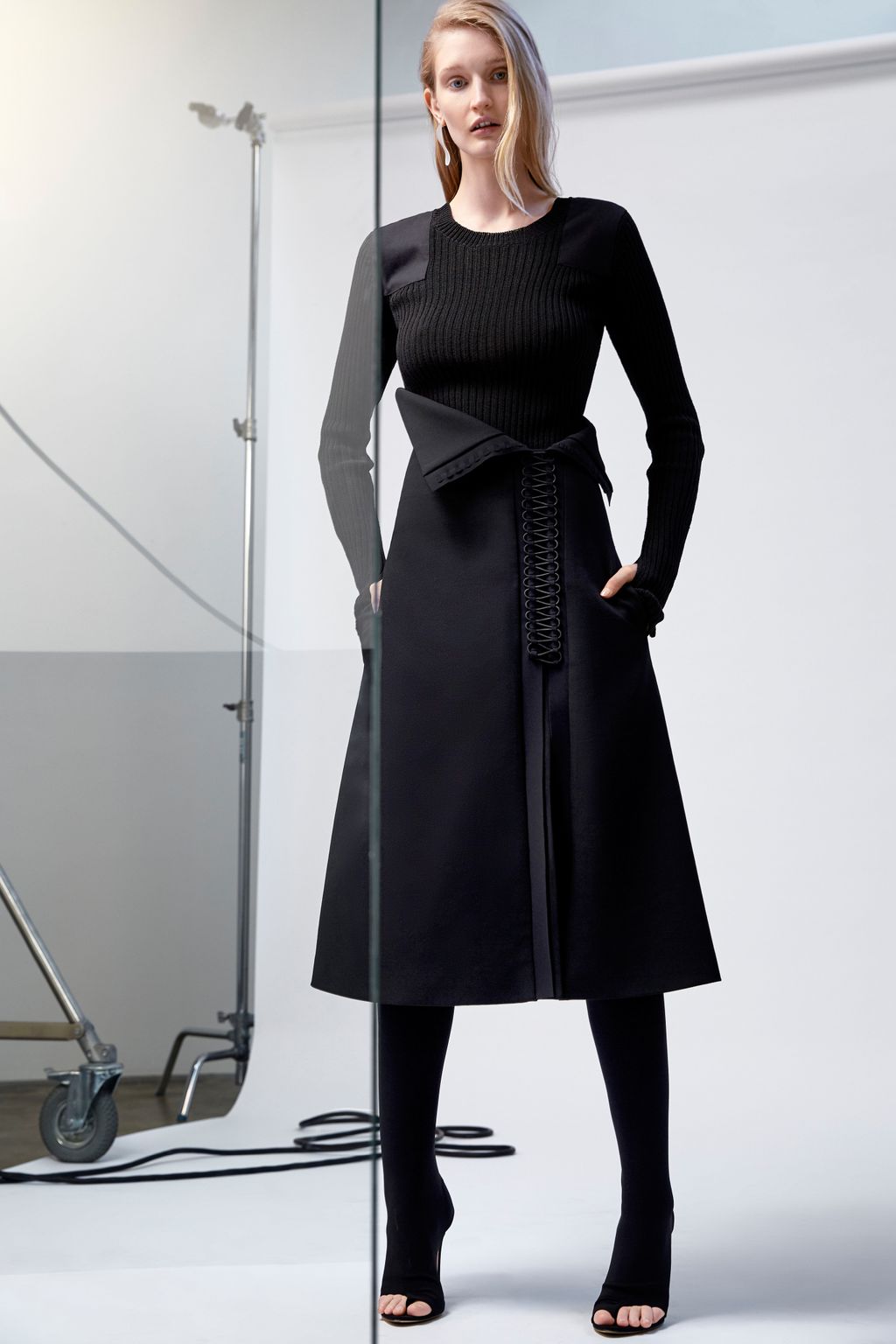 Fashion Week New York Resort 2017 look 14 from the Dion Lee collection 女装