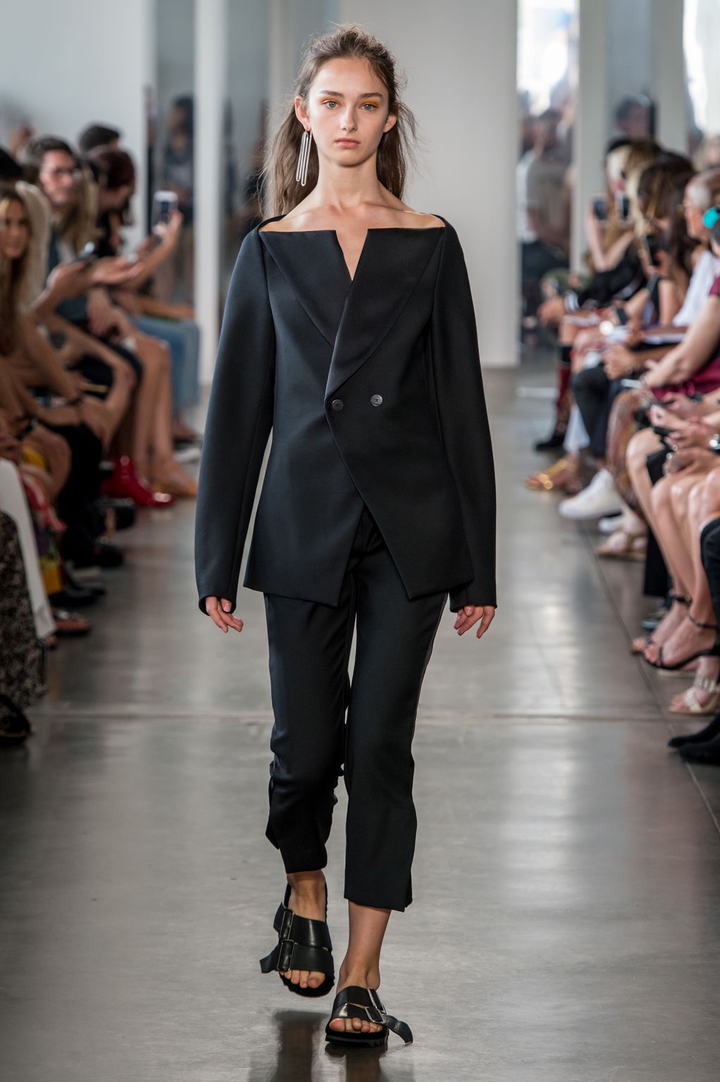 Fashion Week New York Spring/Summer 2017 look 18 de la collection Dion Lee womenswear